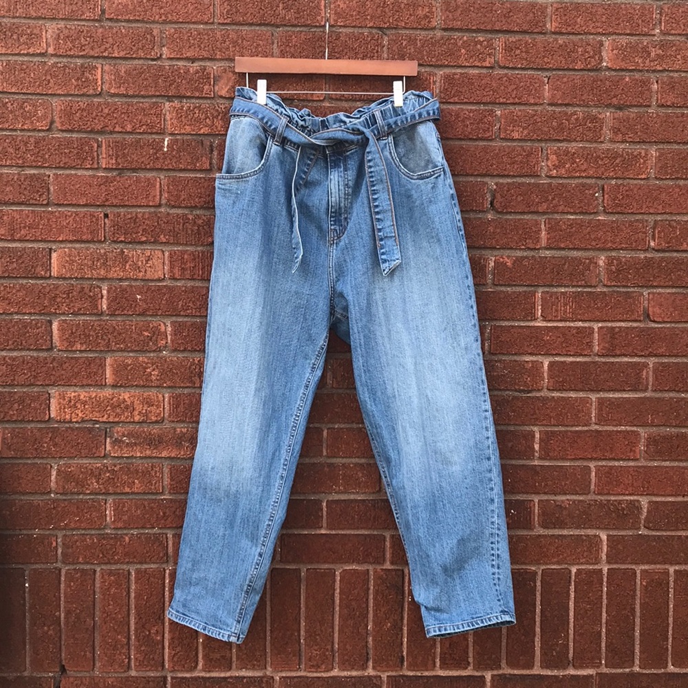 🦋Boutique blue jeans w/ belt - Size XL